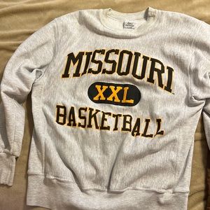 Vintage Missouri sweatshirt! XL gray. Basketball